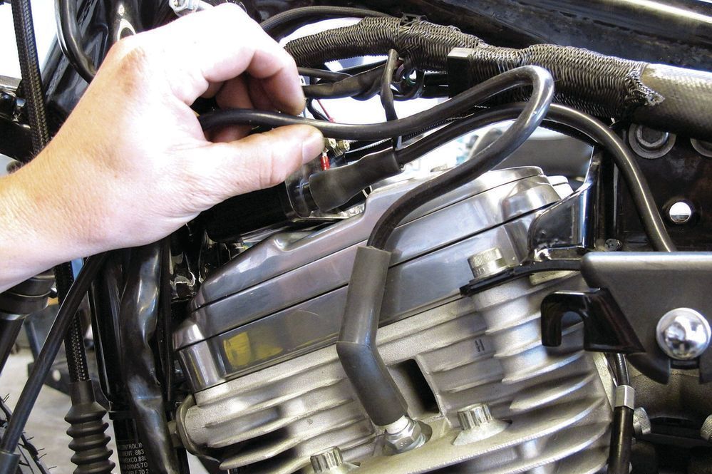 وایر شمع چیست و چه کاربردی در موتورسیکلت دارد؟