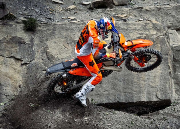 معرفی کی تی ام 300 EXC HardEnduro